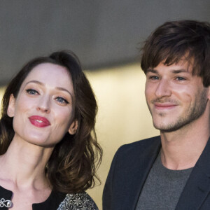 Gaspard Ulliel et sa compagne Gaëlle Pietri - People au Photocall du défilé Chanel Croisière "Paris-Séoul" au Dongdaemun Design Plaza de Séoul le 4 mai 2015 