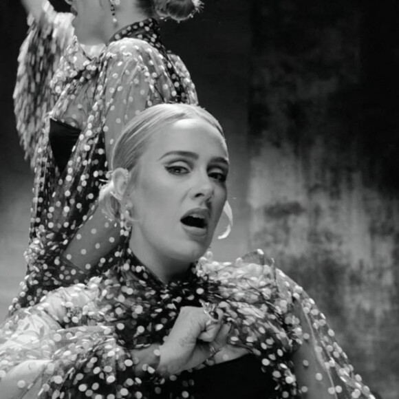 Image du vidéo-clip d'Adele "Oh My God". 