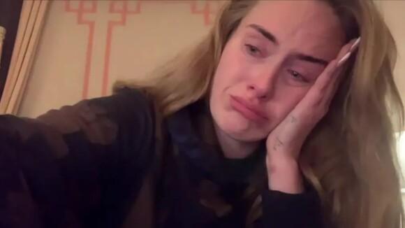 Adele effondrée : les larmes aux yeux, sa très triste annonce en vidéo