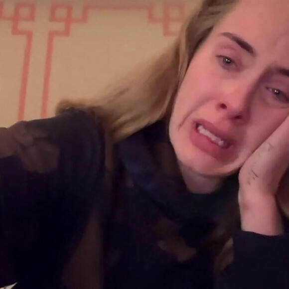 Capture d'écran de Adele, qui annonce le report de ses concerts à Las Vegas. Le 20 janvier 2022 