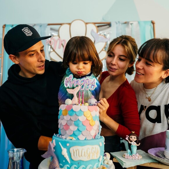 Alizée, Grégroire Lyonnet et les deux filles, Instagram.
