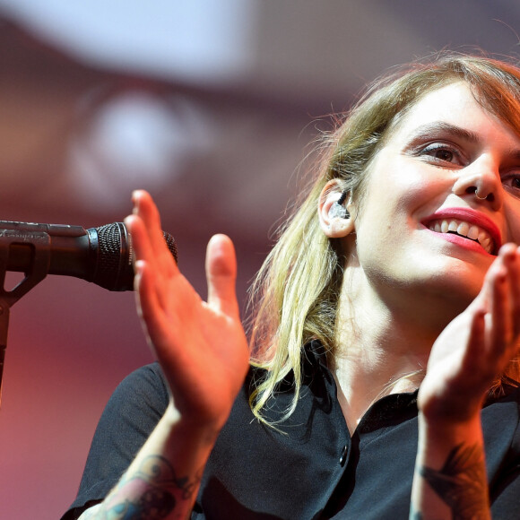 Coeur de Pirate en concert lors du 67ème festival "Nuits du Sud", place du Grand Jardin, à Vence. Le 2 août 2019 © Lionel Urman / Bestimage