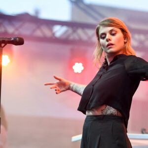 Coeur de Pirate en concert lors du 67ème festival "Nuits du Sud", place du Grand Jardin, à Vence. Le 2 août 2019 © Lionel Urman / Bestimage