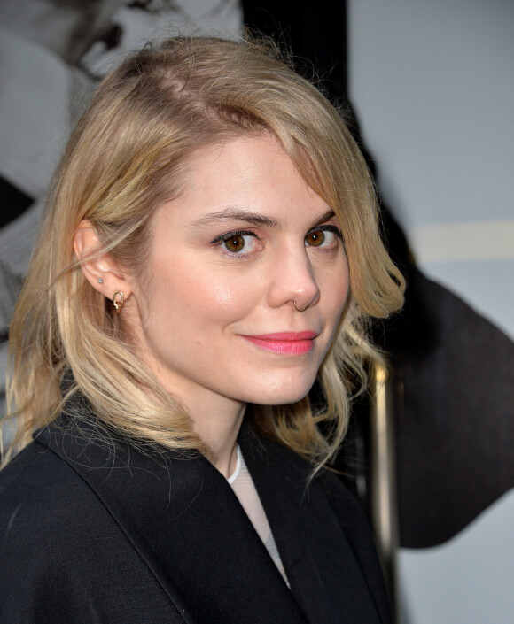 Béatrice Martin (Coeur de pirate) arrivant au défilé de mode "Alexis Mabille", collection prêt-à-porter Automne-Hiver à Paris. © CVS/Veeren/Bestimage 