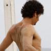 Jesus Luz toujours torse nu à Rio de Janeiro en plein shooting pour Vanity Fair