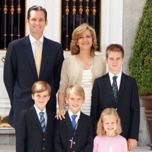 Carte de voeux de la princesse Cristina, son mari Inaki Urdangarin et leurs quatre enfants, en 2011.