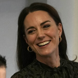 Catherine (Kate) Middleton, duchesse de Cambridge, en visite dans les bureaux de l'association Shout. Londres, le 26 janvier 2022.