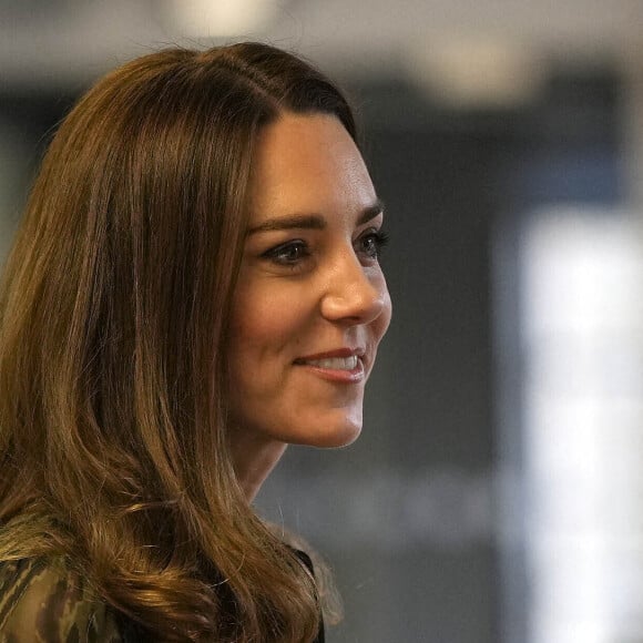 Catherine (Kate) Middleton, duchesse de Cambridge, en visite dans les bureaux de l'association Shout. Londres, le 26 janvier 2022.