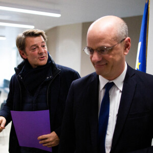 Jean-Michel Blanquer et Francois Baroin lors d'une rencontre avec les associations d'élus le 5 mars 2020