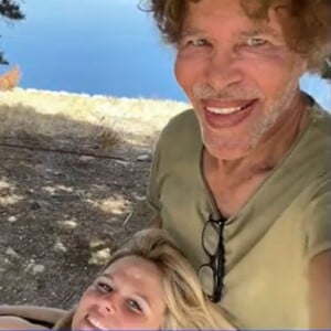 Julie Jardon et Igor Bogdanoff, avec une barbe, photo inédite diffusée pour le reportage Bogdanoff, les derniers mystères, de BFM.