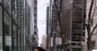 Jade Hallyday à New York lors d'une tempête de neige le 29 janvier 2022.