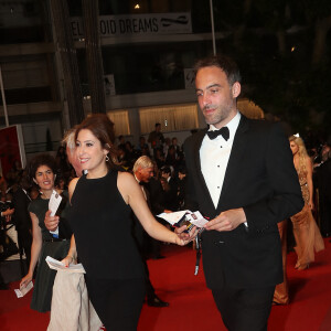 Léa Salamé et son compagnon Raphaël Glucksmann - Montée des marches du film "Le Redoutable" lors du 70ème Festival International du Film de Cannes. Le 21 mai 2017.