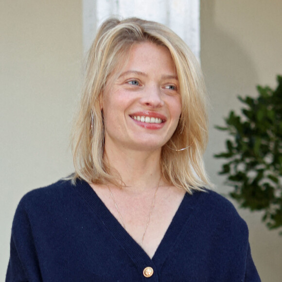 Mélanie Thierry - Photocall du flim "La vraie famille" à l'hôtel Le Renoir lors du Festival du Film de Sarlat. © Jean-Marc Lhomer/Bestimage