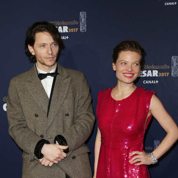 Le chanteur Raphaël et sa compagne Mélanie Thierry - Photocall de la 42ème cérémonie des Cesar à la salle Pleyel à Paris, le 24 février 2017. © Dominique Jacovides - Olivier Borde / Bestimage