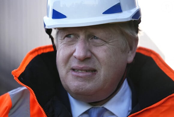 Boris Johnson (Premier ministre du Royaume-Uni), rend visite aux dockers des quais de Tilbury dans l'Essex, le 31 janvier 2022.