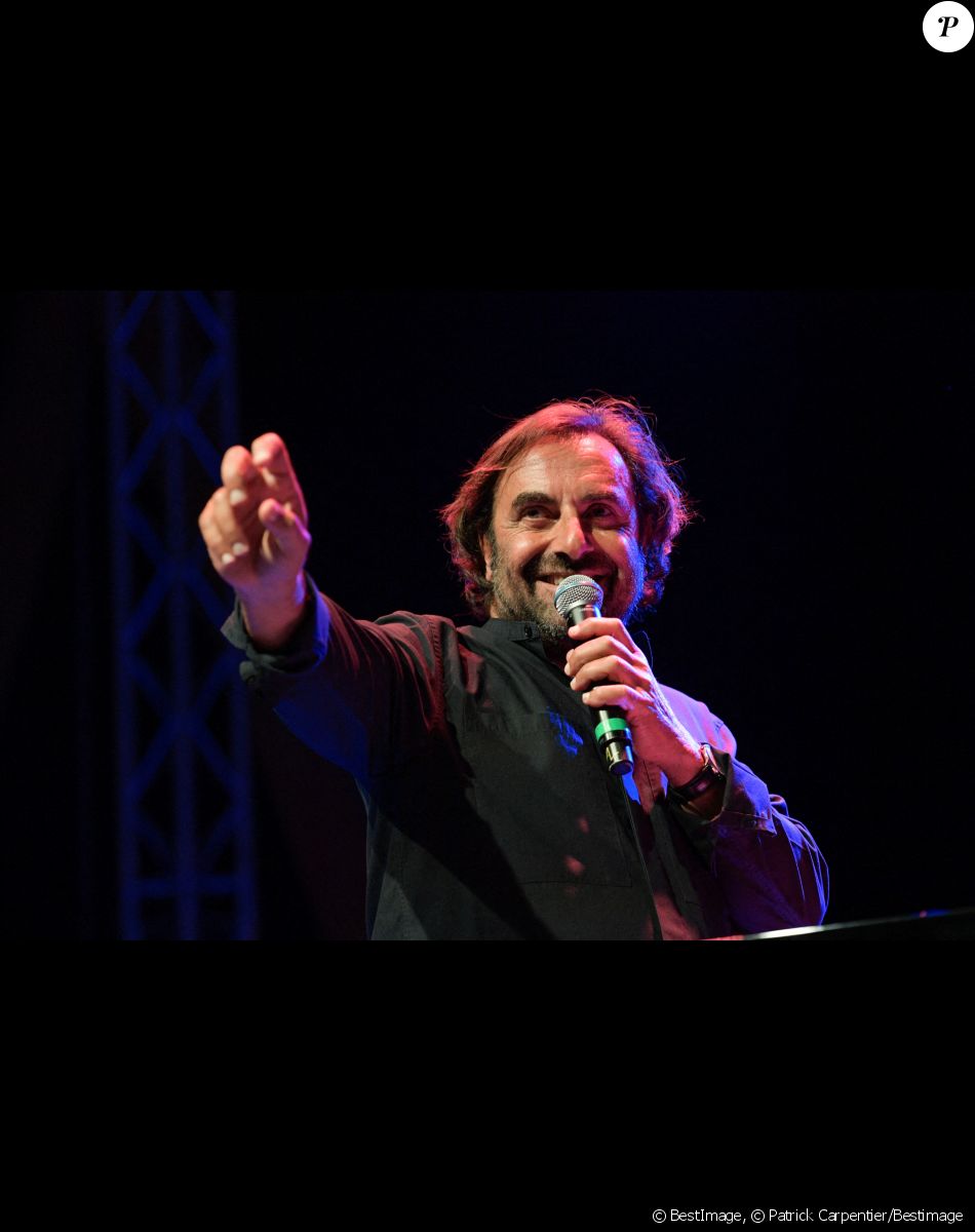 Exclusif - André Manoukian en concert lors des soirées de Saint-Marc à Saint-Marc-Jaumegarde, le 28 août 2020. © Patrick Carpentier/Bestimage