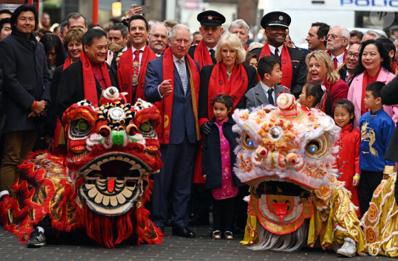 Le prince Charles et Camilla Parker Bowles, duchesse de Cornouailles, visitent Chinatown à l'occasion du Nouvel An lunaire à Londres, Royaume Uni, le 1er février 2022. 