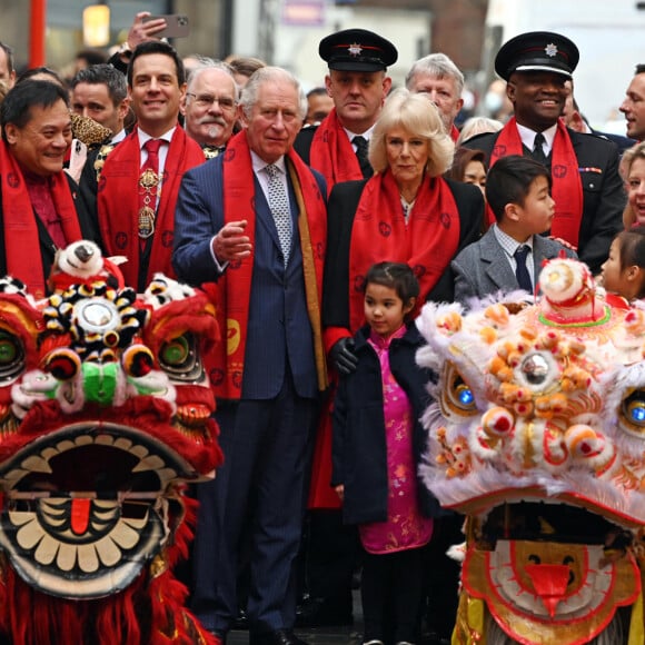 Le prince Charles et Camilla Parker Bowles, duchesse de Cornouailles, visitent Chinatown à l'occasion du Nouvel An lunaire à Londres, Royaume Uni, le 1er février 2022. 