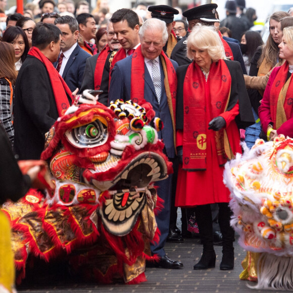 Le prince Charles, prince de Galles, et Camilla Parker Bowles, duchesse de Cornouailles, visitent Chinatown à l'occasion du Nouvel An lunaire à Londres, Royaume Uni, le 1er février 2022. 