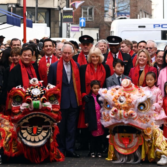 Le prince Charles, prince de Galles, et Camilla Parker Bowles, duchesse de Cornouailles, visitent Chinatown à l'occasion du Nouvel An lunaire à Londres, Royaume Uni, le 1er février 2022. 