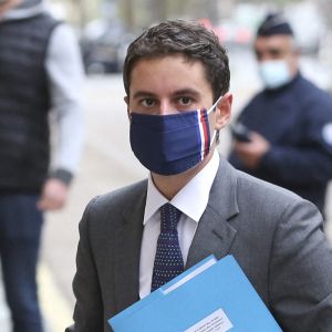 Gabriel Attal, porte parole du gouvernement - Le Premier ministre, rencontre les présidents des deux assemblées, des parlementaires et les représentants des associations de collectivité territoriales pour la Conférence Nationale des Territoires (CNT) à Paris le 20 octobre 2020