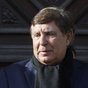 Jean-Pierre Foucault - Sorties des obsèques de Etienne Mougeotte en l'église Saint-François-Xavier à Paris. Le 13 octobre 2021 © Jacovides-Clovis / Bestimage