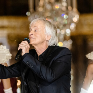 Le chanteur Dave - Enregistrement de l'émission "La grande soirée du 31 à Versailles", qui sera diffusée sur France 2. Le 12 décembre 2020 © Tiziano Da Silva - Cyril Moreau / Bestimage 