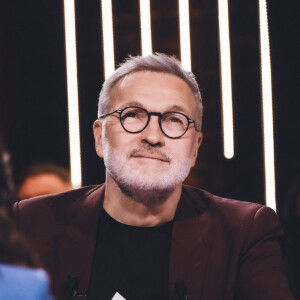 Exclusif - Laurent Ruquier sur le plateau de l'émission "On Est En Direct" (OEED) du samedi 5 février, présentée par L.Salamé et L.Ruquier et diffusée en direct sur France 2 à Paris, France, le 5 février 2022. © Jack Tribeca/Bestimage 