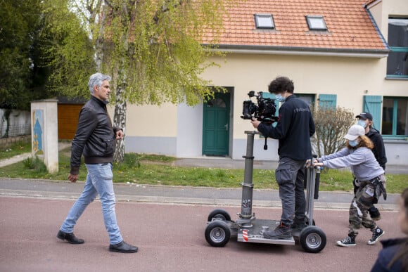 François Vincentelli sur le tournage d'un court-métrage pour la Fondation "Action Enfance" à Soissons. Le 18 avril 2021. © Pierre Perusseau / Bestimage