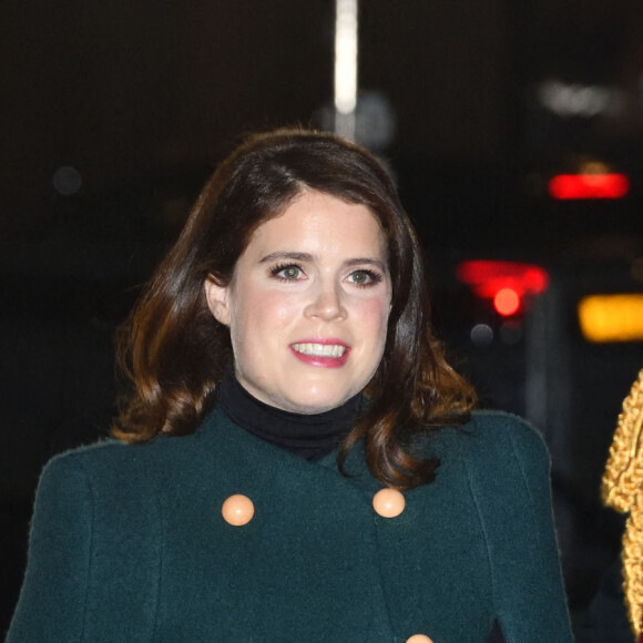 La princesse Eugenie, duchesse d'York - La famille royale arrive au service de chant communautaire Together At Christmas à l'abbaye de Westminster à Londres le 8 décembre 2021.