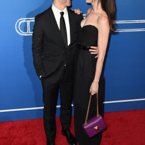 Anne Hathaway et son mari Adam Shulman assistent l'avant-première de la comédie musicale "The Music Man" au Winter Garden Theatre à New York le 10 février 2022.