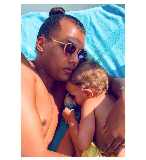 Stromae, sa femme Coralie et leur fils dont on ne connait pas le visage. @ Instagram / Coralie Barbier