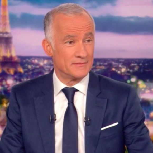 Gilles Bouleau face à Florent Pagny sur le plateau du 20 heures de TF1 ce jeudi 10 février