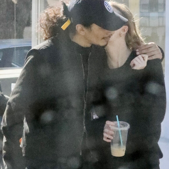 Exclusif - Lily-Rose Depp et son compagnon Yassine Stein vont déjeuner chez "Astroburger" à Los Angeles, le 6 février 2022. 