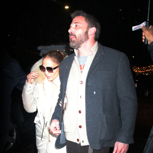 Ben Affleck et sa compagne Jennifer Lopez à New York après un meeting le 4 février 2022 