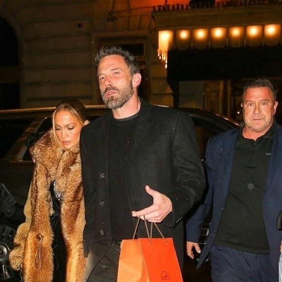 Ben Affleck et sa compagne Jennifer Lopez arrivent au restaurant The Polo Bar à New York City, New York, Etats-Unis, le 4 février 2022. 