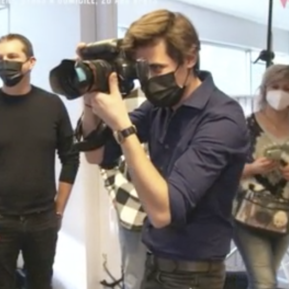 Flavie Flament photographiée par son fils Antoine. Il lui adresse des mots touchants. Émission "50' Inside", TF1