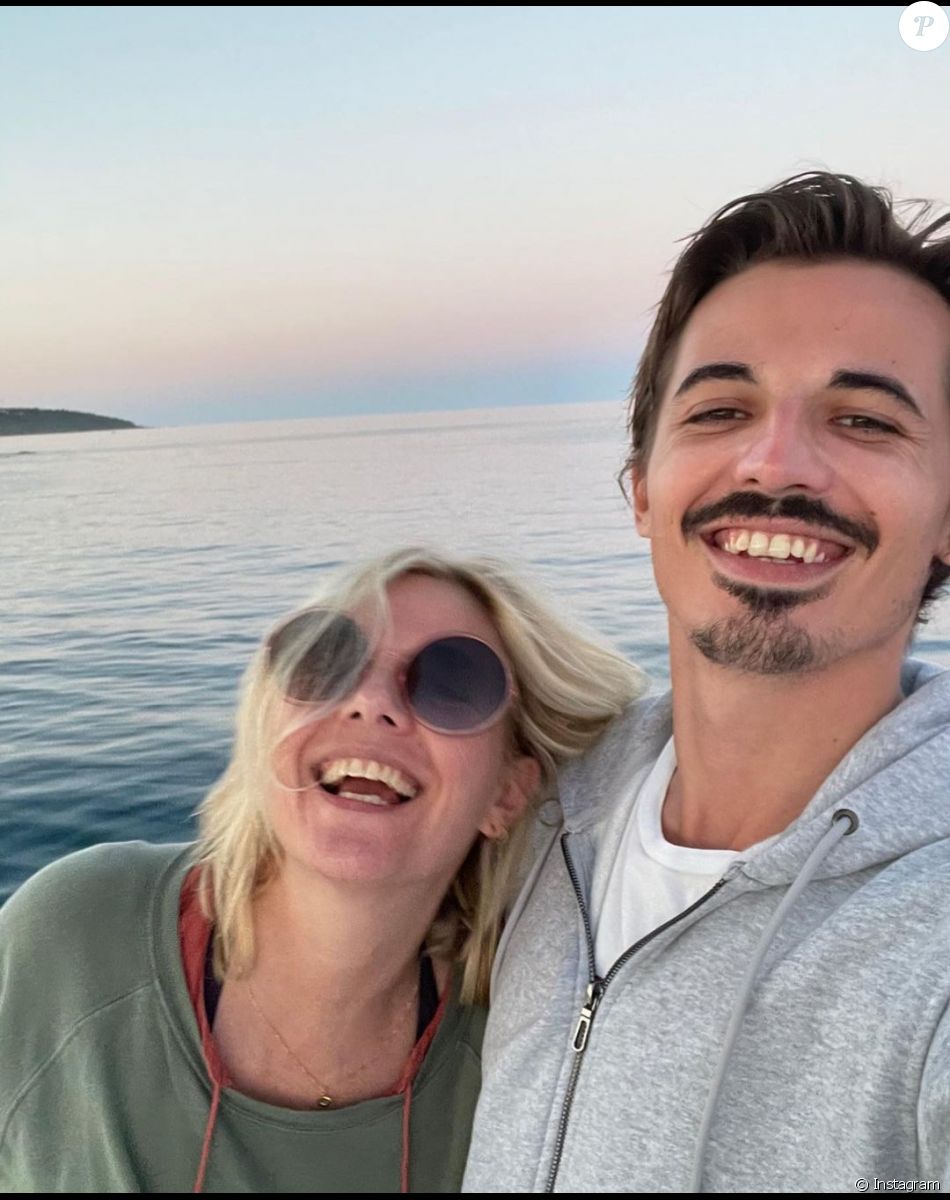 Flavie Flament et son fils Antoine prennent la pose en duo sur Instagram.