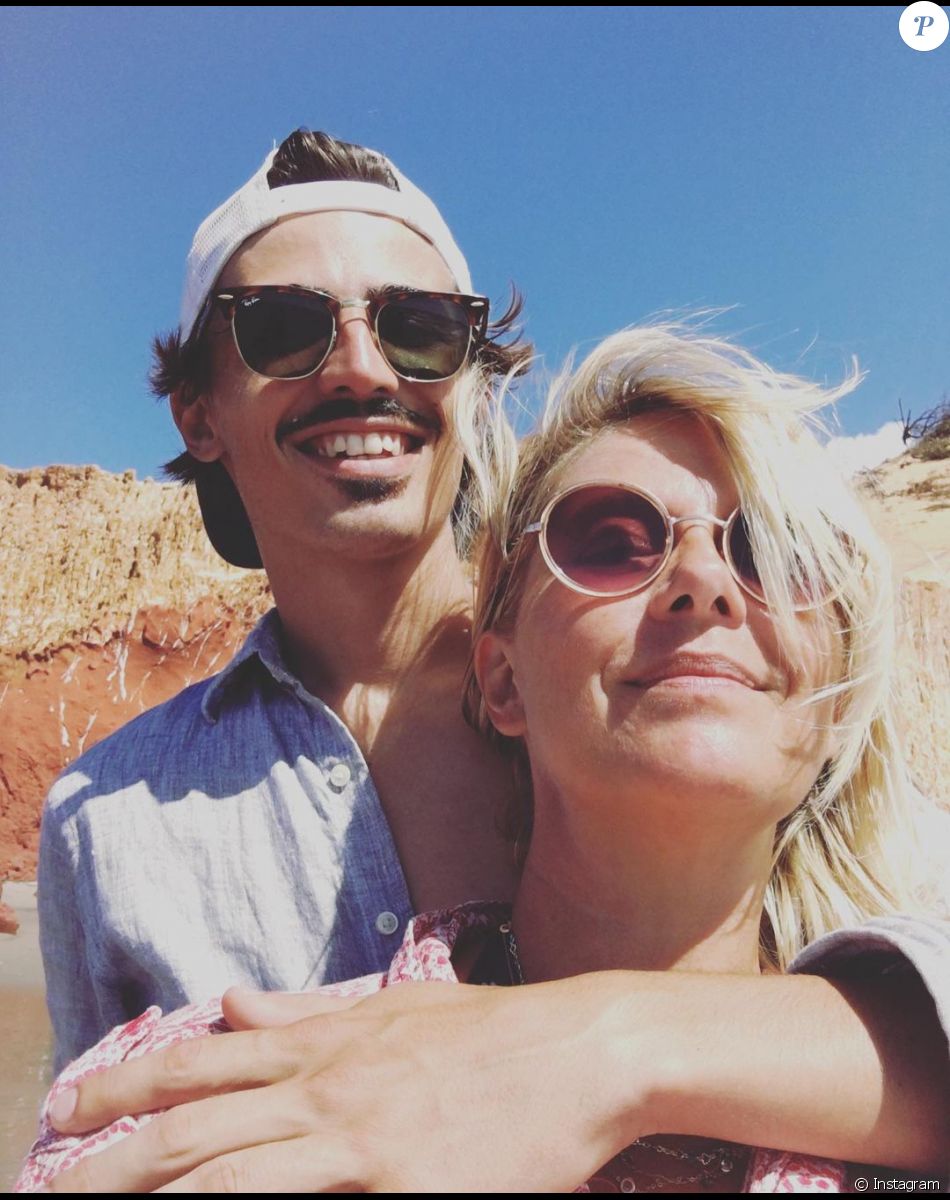 Flavie Flament et son fils Antoine prennent la pose en duo sur Instagram.