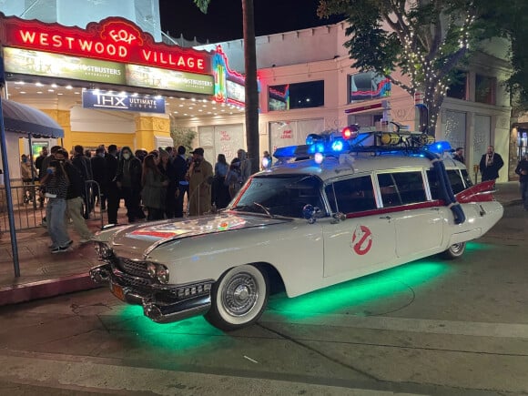 Exclusif - Ivan Reitman arrive au volant de l'Ecto-1 Mobile à la première de "Ghosbusters Afterlife" à Los Angeles, le 17 novembre 2021.