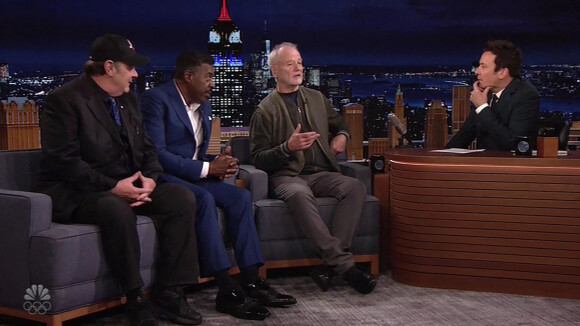 Dan Akroyd, Ernie Hudson et Bill Murray sur le plateau de l'émisssion "The Tonight Show Starring Jimmy Fallon" à New York, le 16 novembre 2021.
