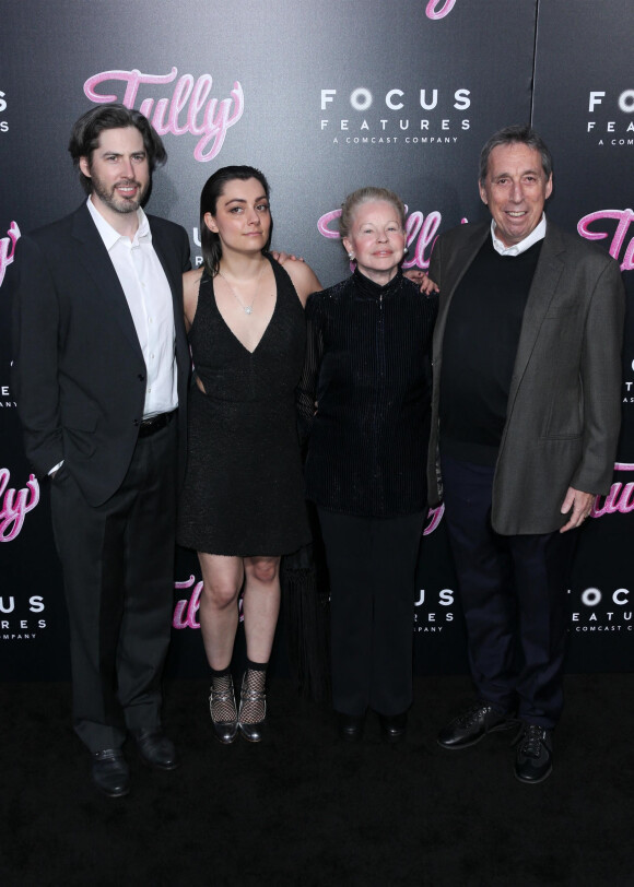 Jason Reitman, Michele Lee, Genevieve Robert, Ivan Reitman à la première de "Tully" à Los Angeles le 18 avril 2018.