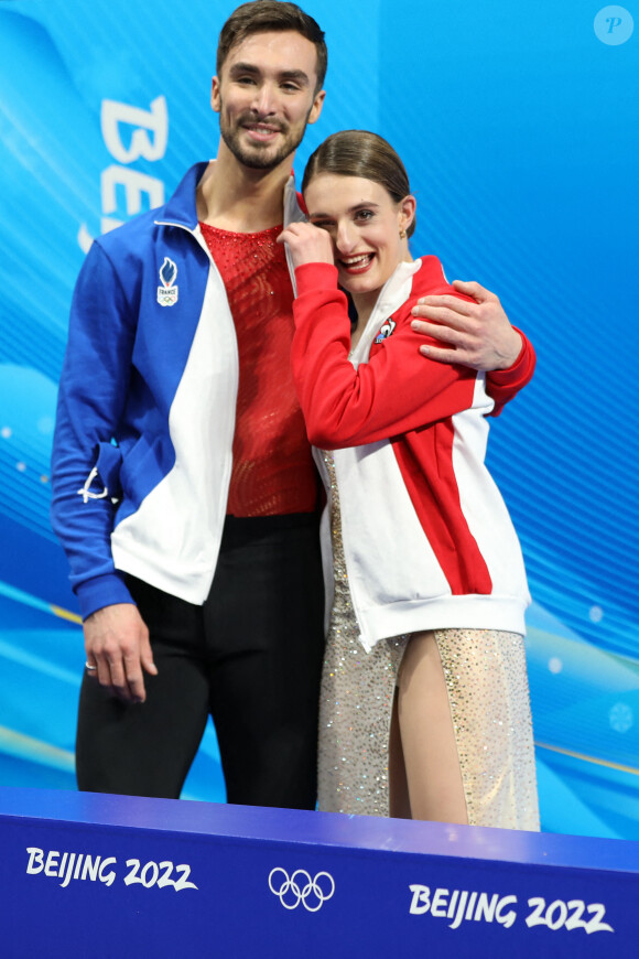 Les patineurs Gabriella Papadakis et Guillaume Cizeron remportent l'or dans l'épreuve de danse sur glace aux Jeux Olympiques d'Hiver de Pékin 2022 (JO Pékin 2022), le 13 février 2022.  © Mickael Chavet/Zuma Press/Bestimage