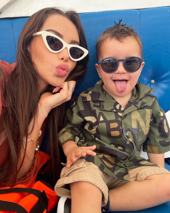 Nabilla Benattia et son fils Milann