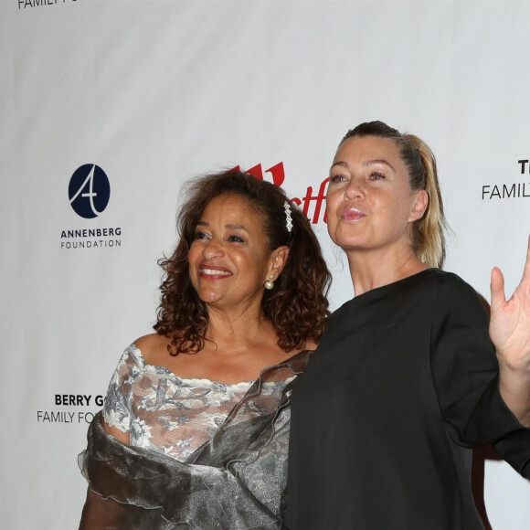 Debbie Allen, Ellen Pompeo à la soirée 'Turn Me Loose' au The Wallis Annenberg Center à Beverly Hills, le 15 octobre 2017. 
