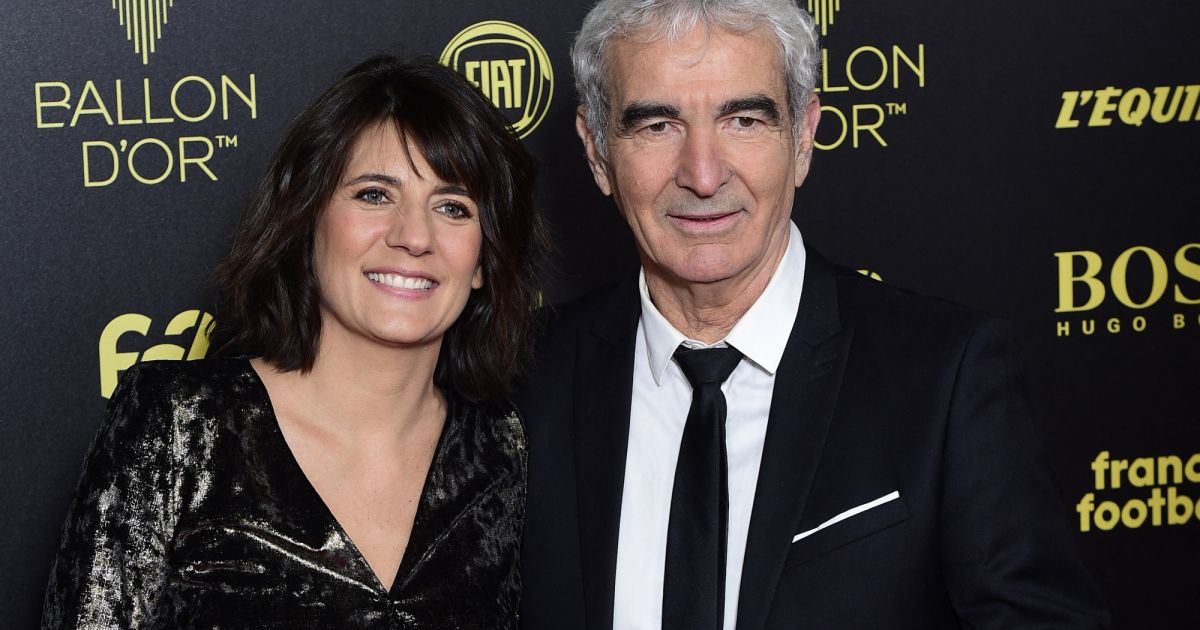 Estelle Denis séparée de Raymond Domenech depuis un bon moment, elle s’exprime enfin ! Estelle Denis séparée de Raymond Domenech depuis un bon moment, elle s’exprime enfin !