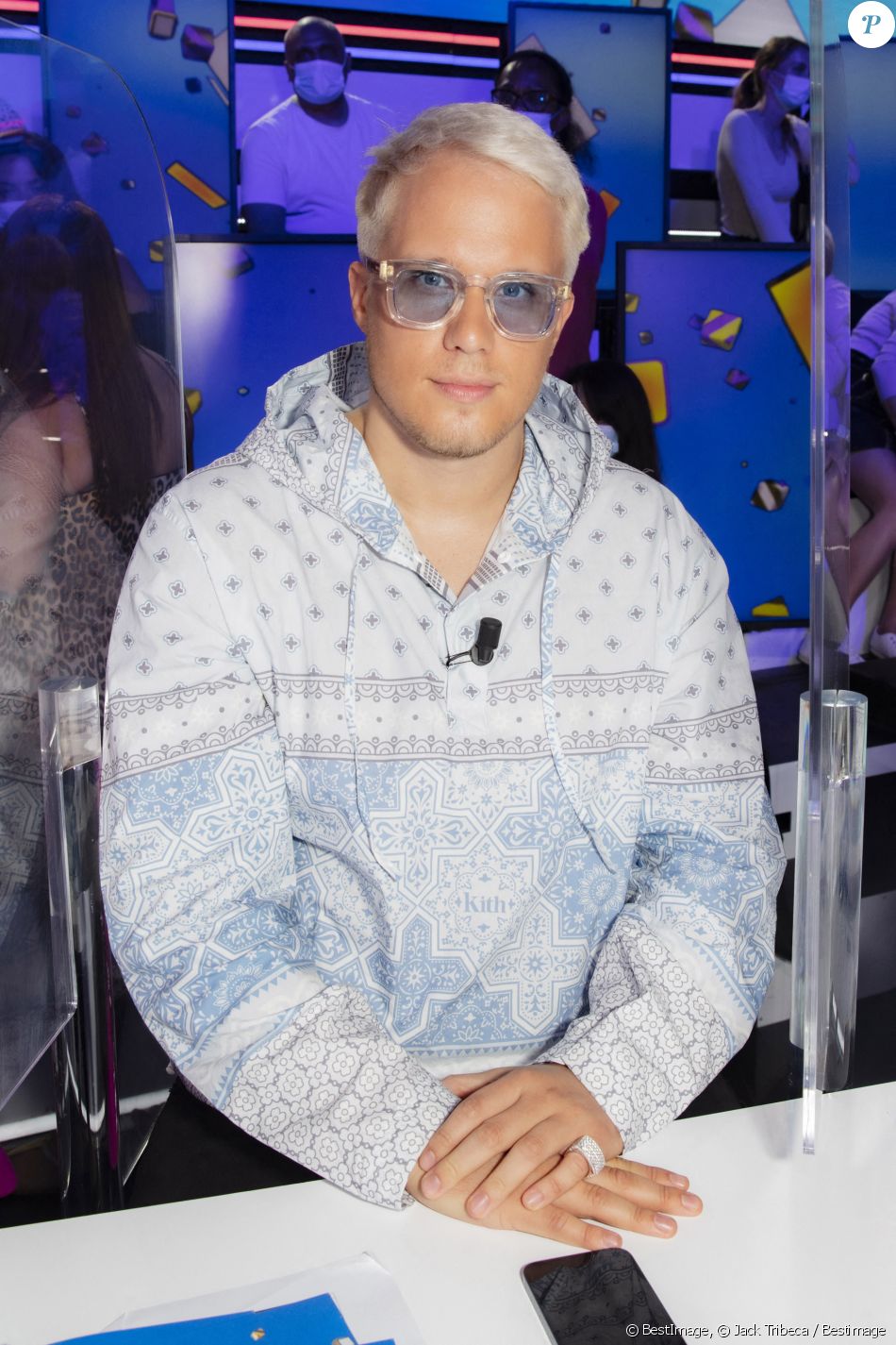 Lunette De Soleil Guillaume Genton Exclusif - Guillaume Genton - Enregistrement de l'émission TPMP (Touche Pas  à Mon Poste), présentée par Cyril Hanouna et diffusée en direct sur C8 le 9  juin © J - Purepeople