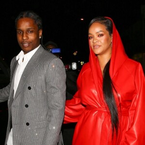 Rihanna, enceinte, et son compagnon A$AP Rocky quittent le restaurant "Giorgio Baldi" à Santa Monica.