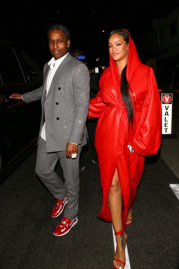 Rihanna, enceinte, et son compagnon A$AP Rocky quittent le restaurant "Giorgio Baldi" à Santa Monica.