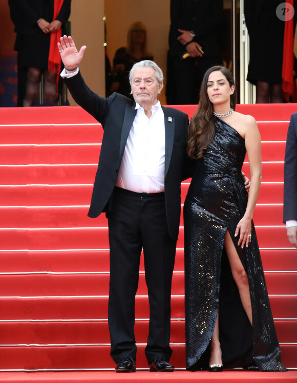 Alain Delon - Montée des marches du film "A Hidden Life" lors du 72ème Festival International du Film de Cannes, le 19 mai 2019. © Denis Guignebourg/Bestimage
